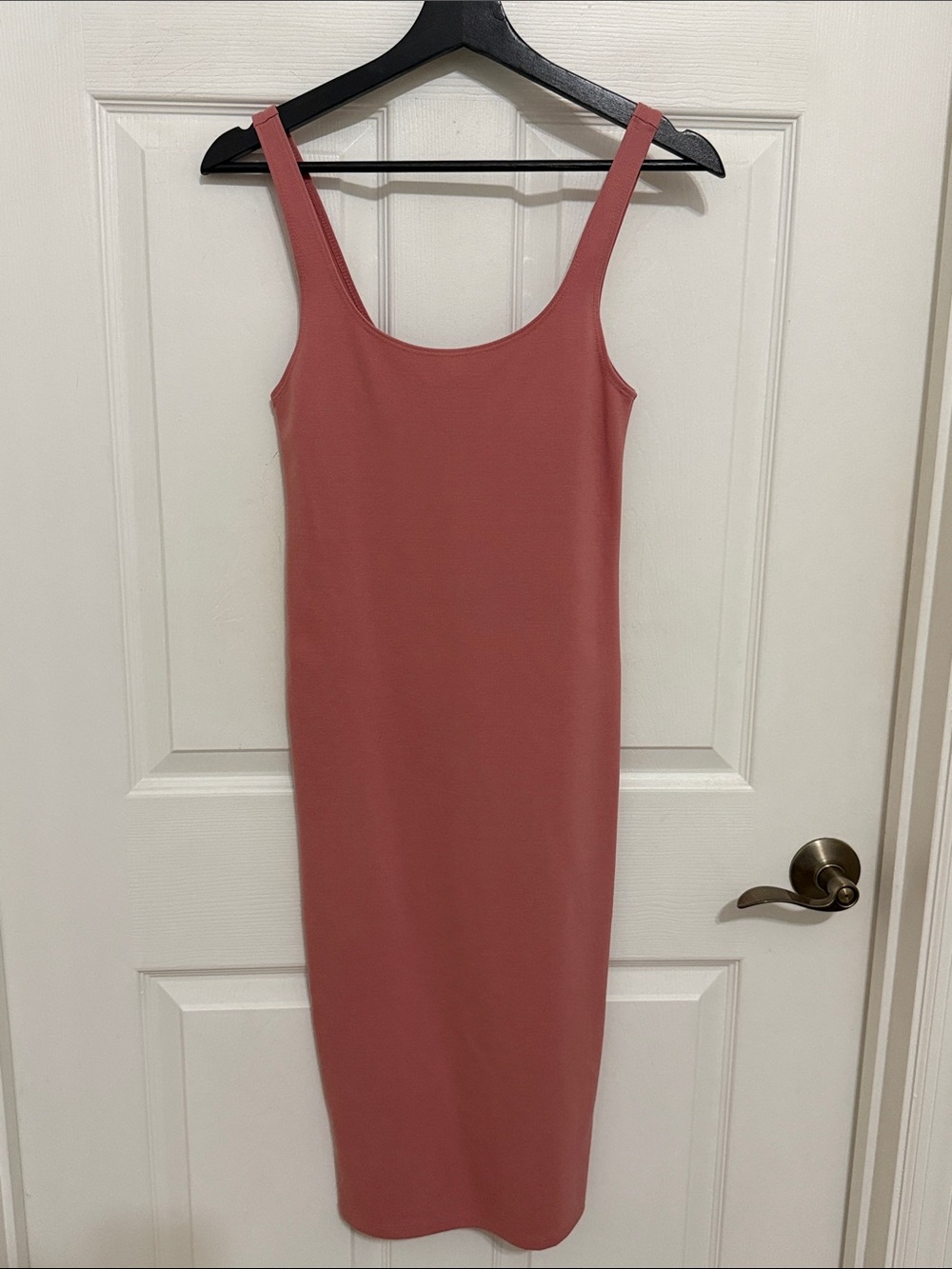 Forever 21 women’s Dusty Rose Scoop Neck Sleeveless Midi Dress